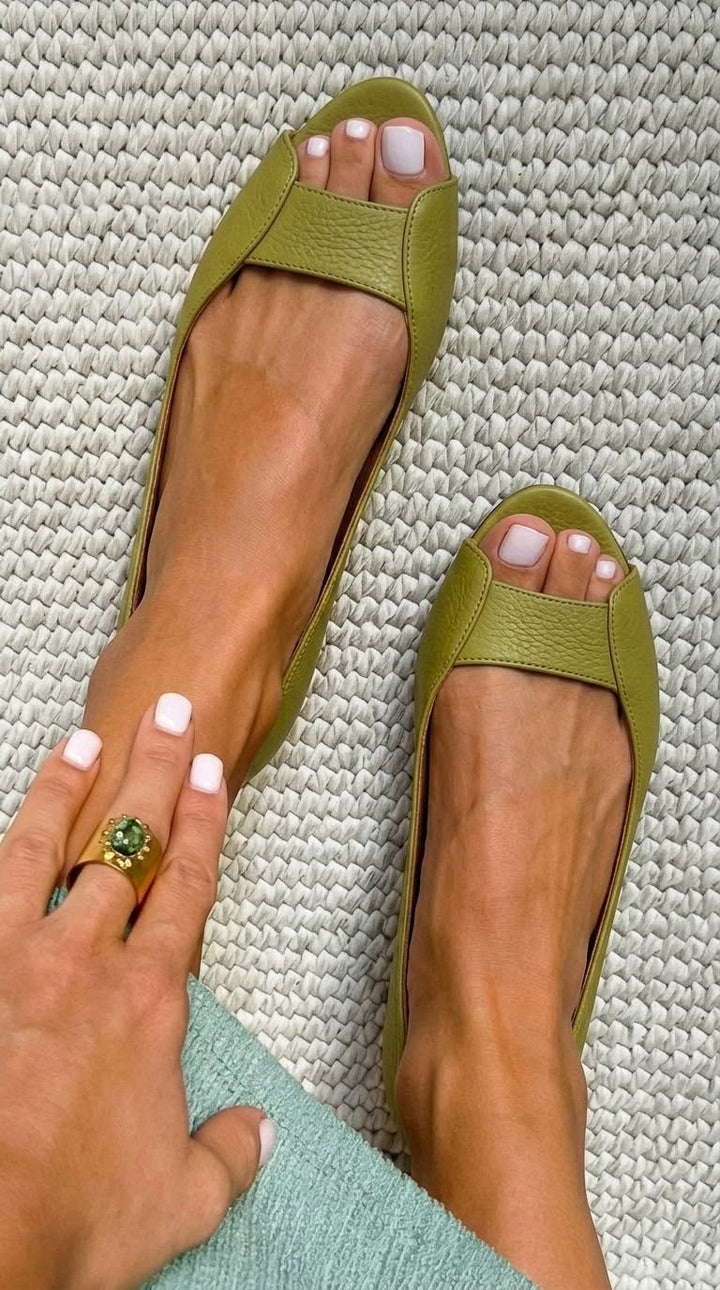 Roberta | Chic Comfort Golden Sandals