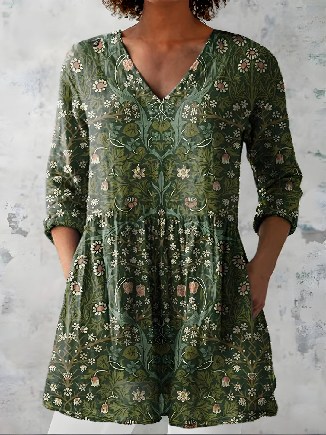 Cheryl | Long Blouse with V-Neck