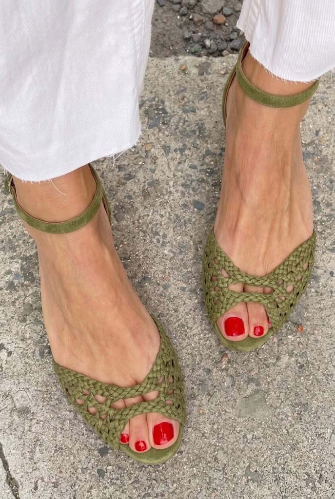Blythe | Woven Gold Sandals