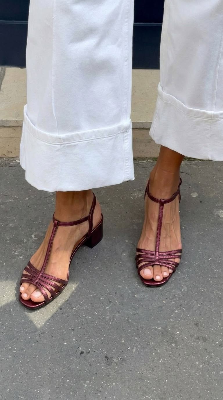 Paloma | Golden Sandals Everyday Elegance
