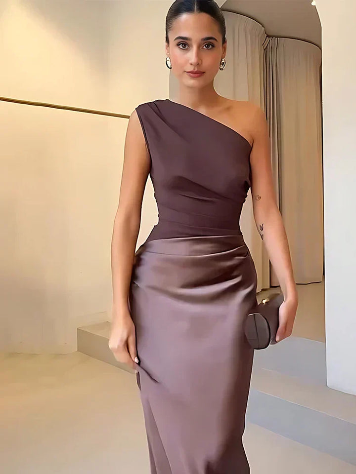 Charlotte | Maxi Dress with a Guilt in Satin