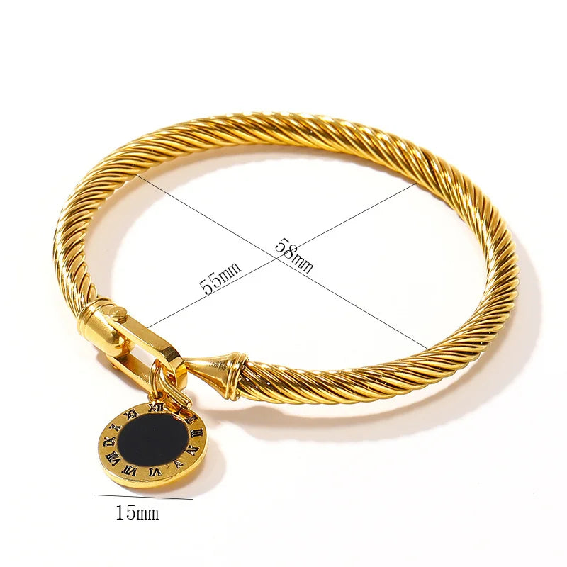 Thora | Roman Numeral Charm Bracelet