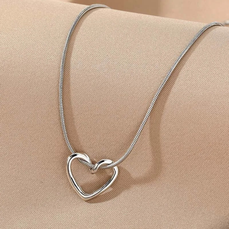 Benita | Open Heart Pendant