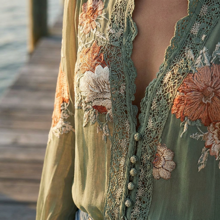 Evelina | Lace-Trim Floral Blouse