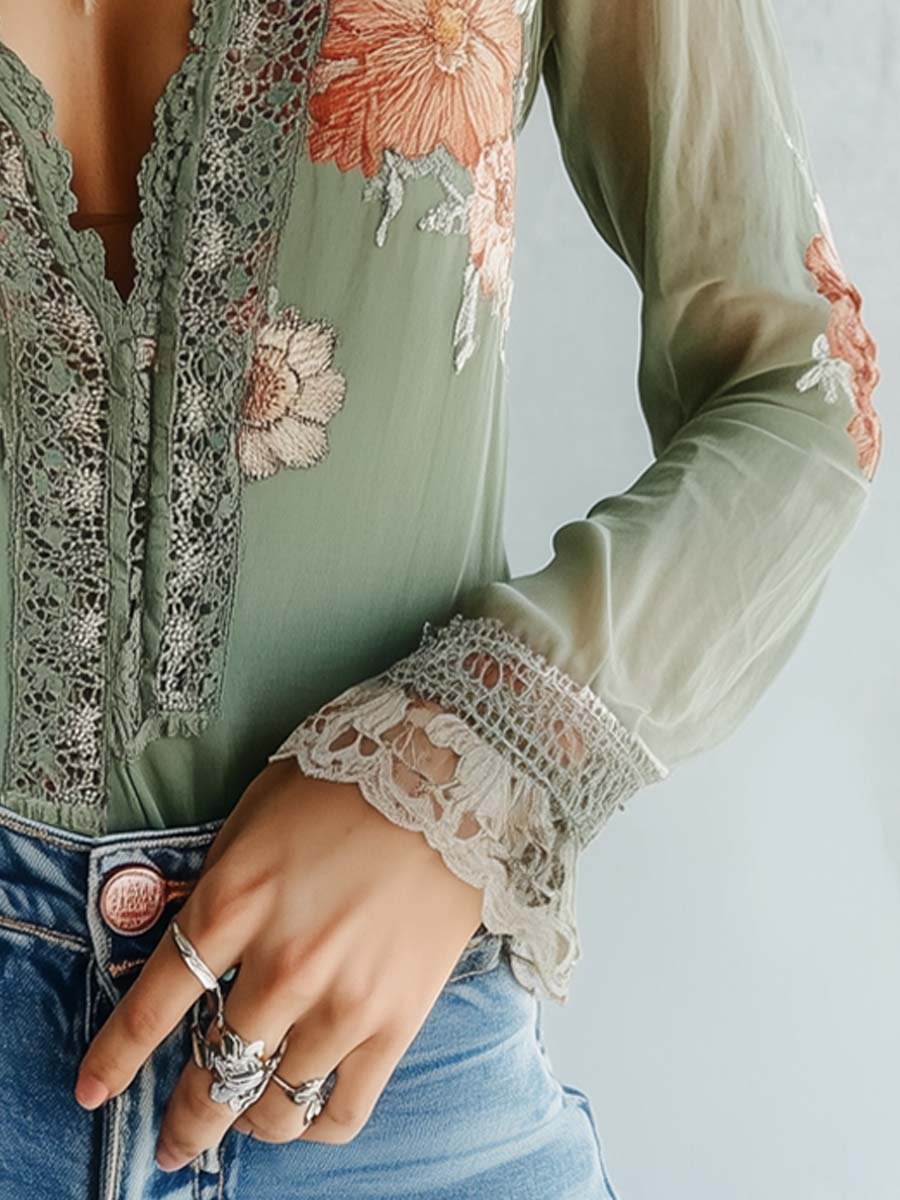 Evelina | Lace-Trim Floral Blouse
