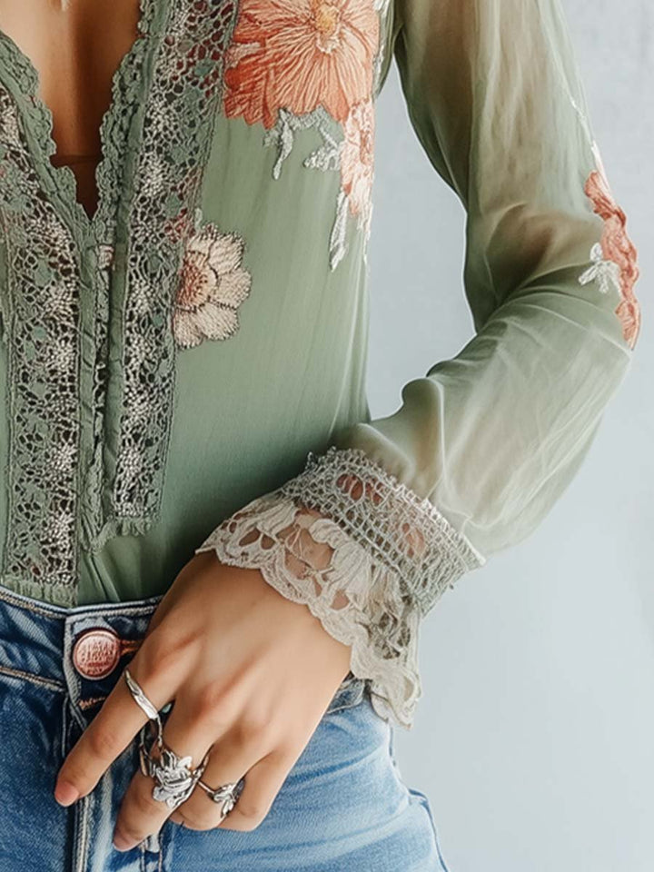 Evelina | Lace-Trim Floral Blouse